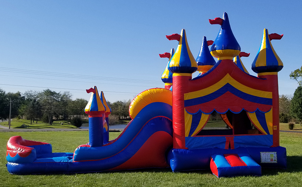 Wet and dry inflatable castle